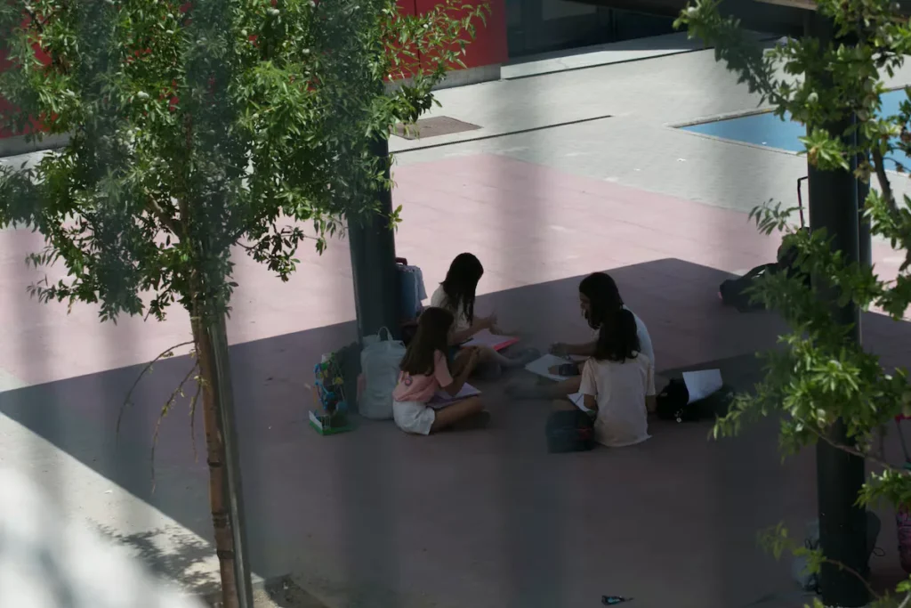 Imagen de El Pais sobre aulas con temperaturas superiores a 37 grados.